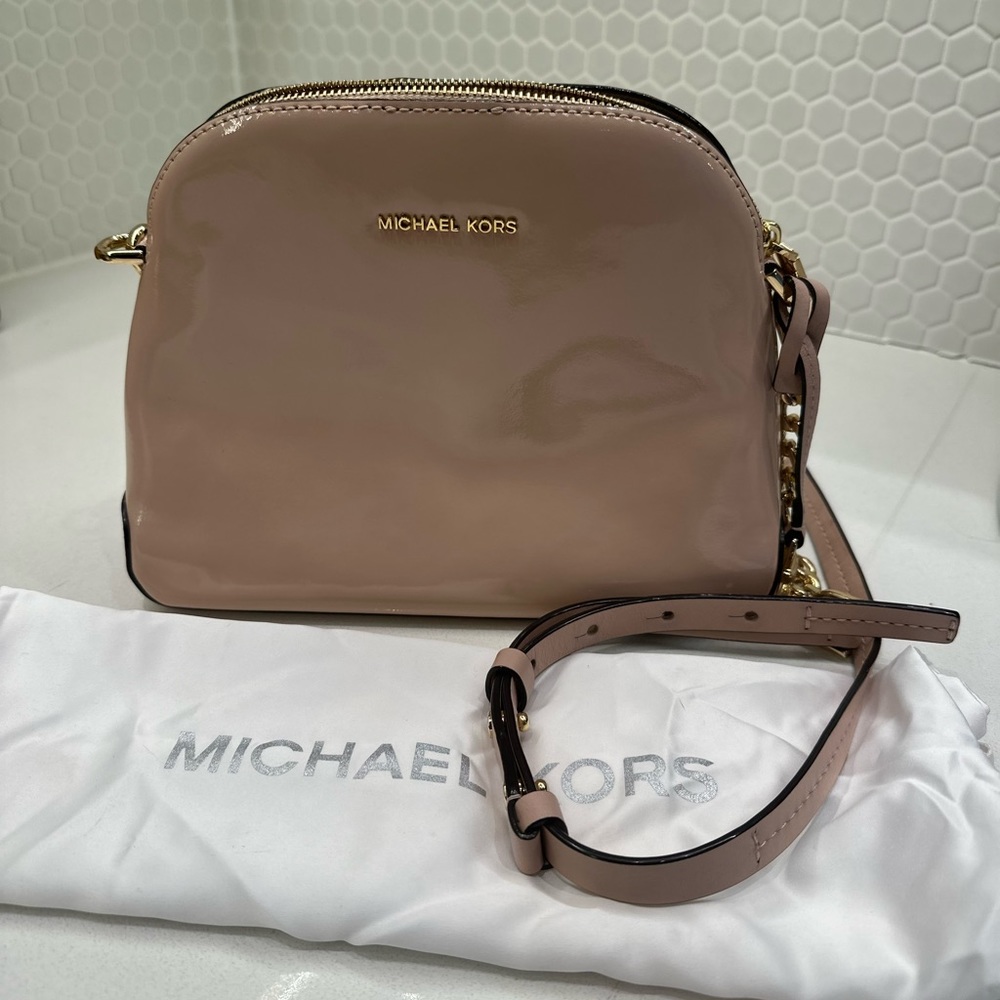 NWT Michael Kors Mercer Medium Dome Patent Leather Messenger in Ballet